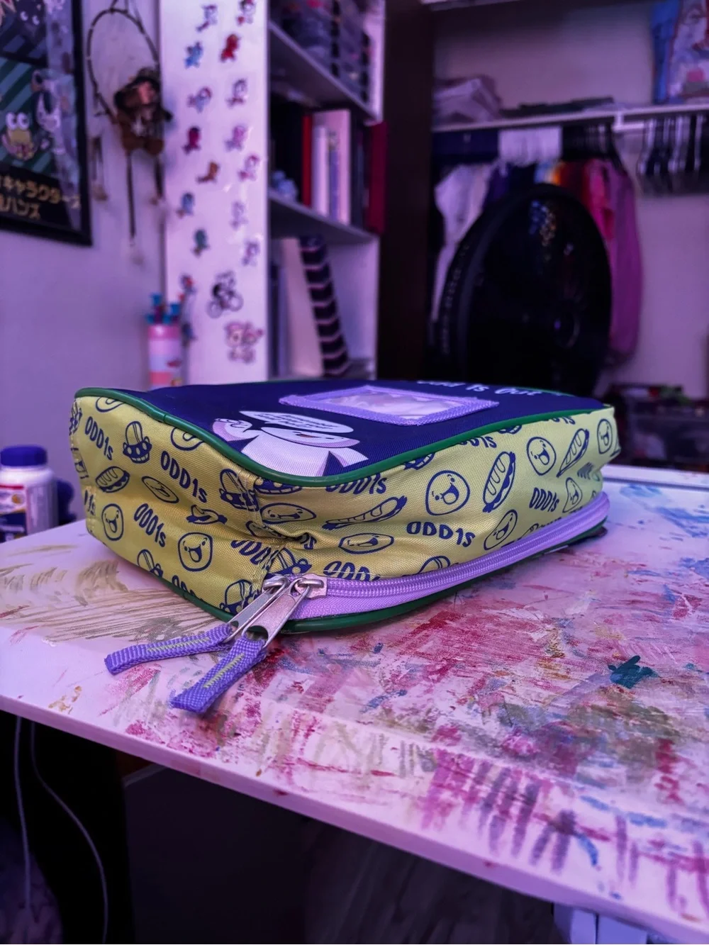 Odd1sout lunchbox with reversible front image